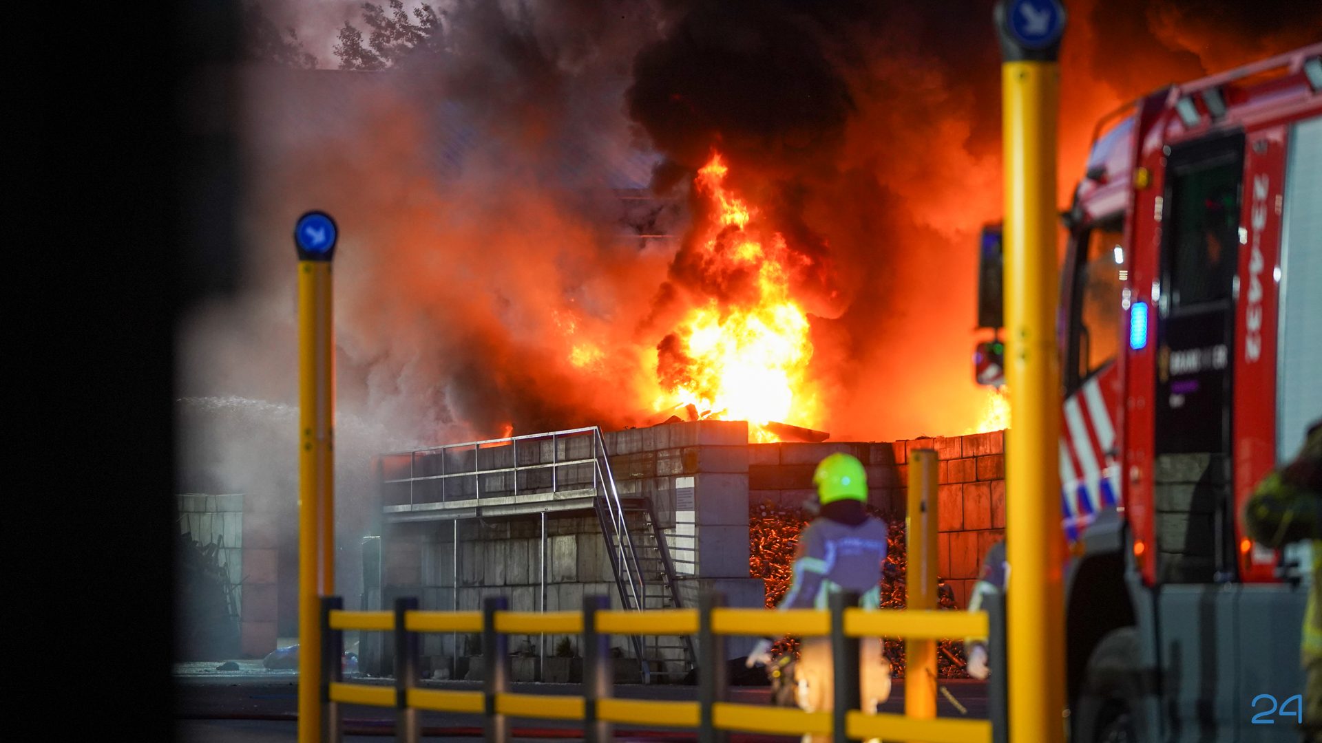 20260509_Flinke-brand-bij-overslagstation-aan-Lozerweg-in-Weert_15