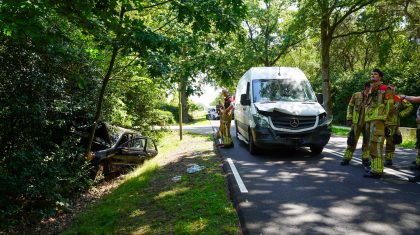 20260620_Auto-belandt-in-greppel-na-botsing-op-Houtsberg-in-Nederweert-Eind_4