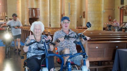 20260715_Fietsen-door-de-kerk-zorgt-voor-enthousiaste-reacties_41