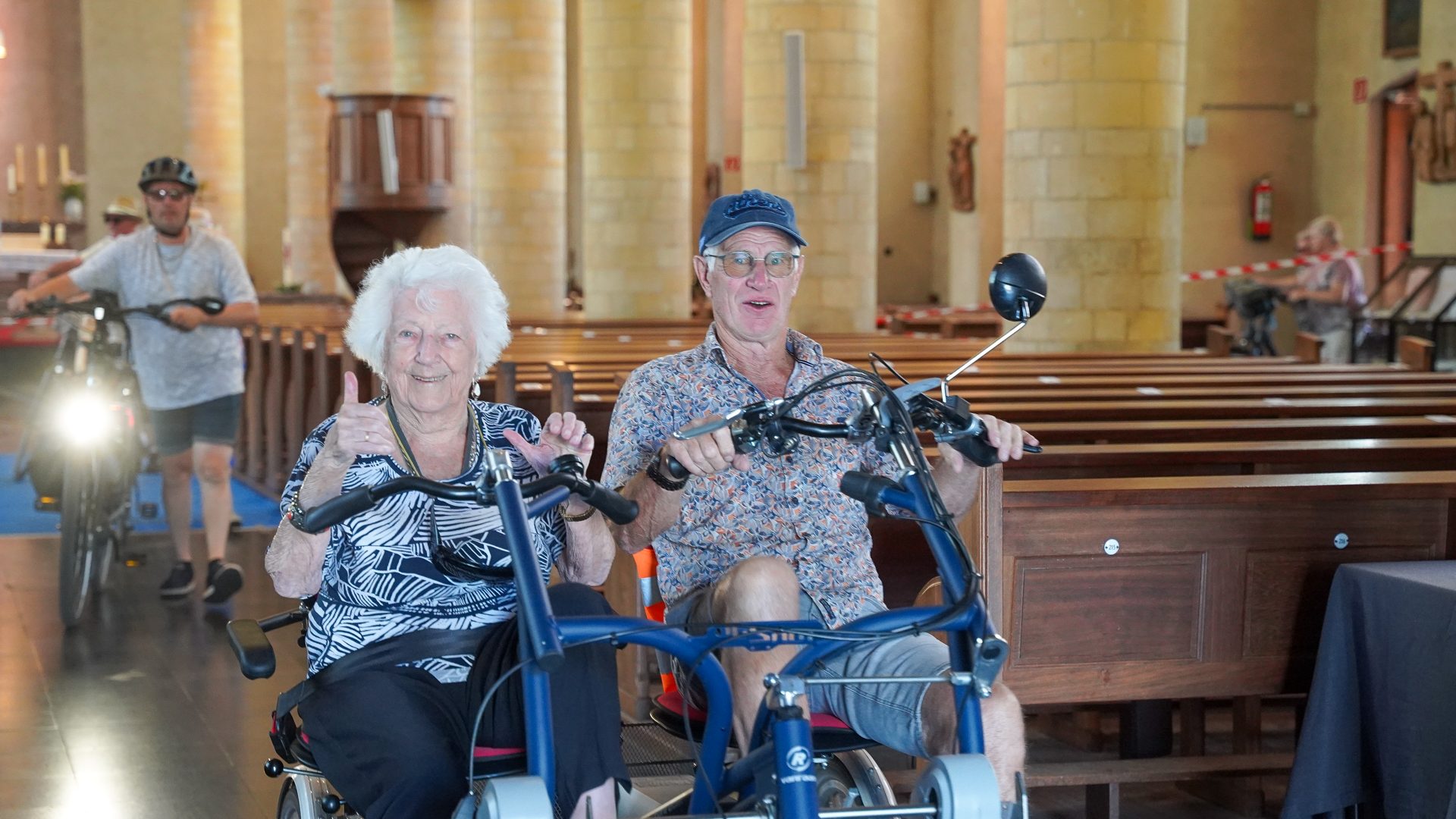 20260715_Fietsen-door-de-kerk-zorgt-voor-enthousiaste-reacties_41