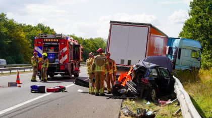 20260720_Vrachtwagen-en-personenauto-botsen-op-A2-bij-Weert_2-1