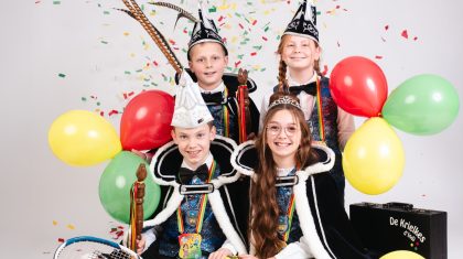 2026_01_11-Rens-I-en-Sterre-stralen-als-nieuw-jeugdprinsenpaar-van-De-Krielkes-1