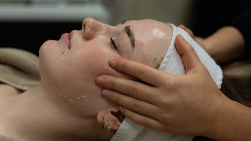 2026_01_27-Nieuwe_behandeling_in_Nederweert-_natuurlijke_face_lift_met_cupping