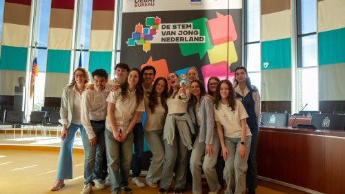 2026_02_26-Het-College-uit-Weert-wint-tweede-prijs-bij-De-Stem-van-Jong-Nederland