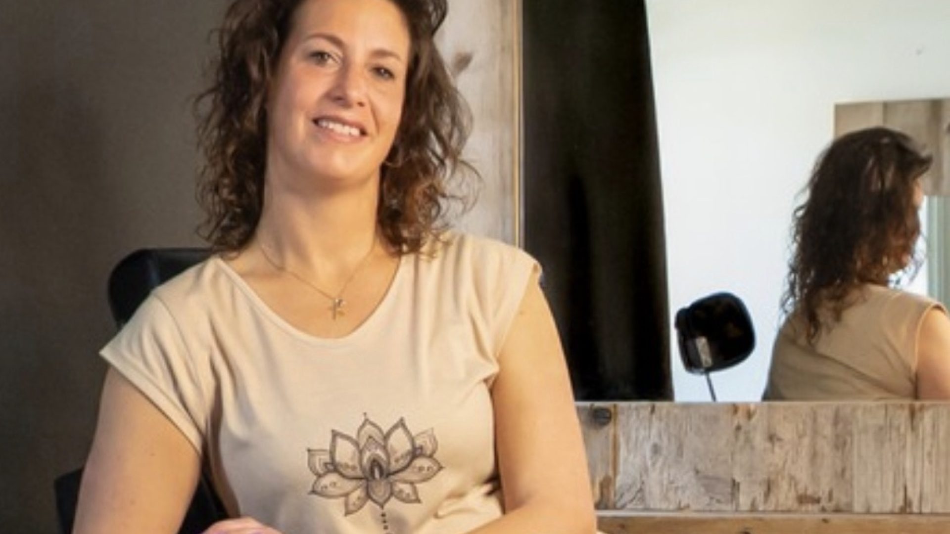 2026_03_12-NeelSalon-opent-mobiele-kapsalon-op-kerkplein-in-Leveroy