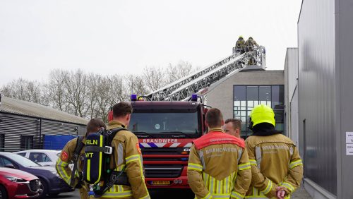 2026_03_24-Rookontwikkeling_bij_bedrijfspand_aan_de_Hulsenweg-1