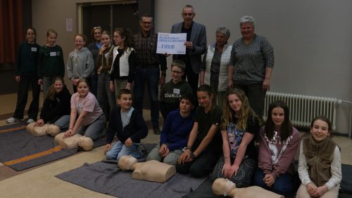 2026_03_27-Cheque_voor_EHBO-vereniging_Nederweert