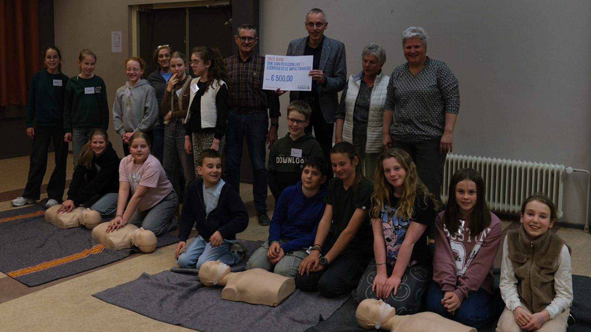 2026_03_27-Cheque_voor_EHBO-vereniging_Nederweert