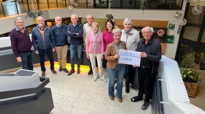 2026_03_29-Uitreiking-Rabo-cheque-door-Elianne-Braken