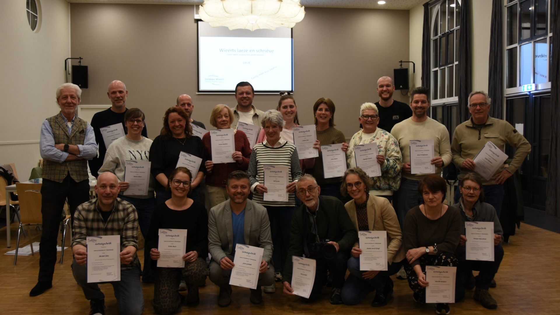 2026_04_02-Veldeke_Wieert_levert_nieuwe_dialectklas_af_met_nieuw_bestuur