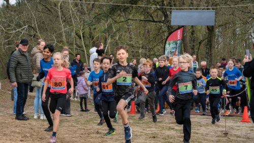 2026_04_06-Hema-IJzeren-Man-Volksloop-viert-Pasen-met-volle-jeugdstart-6