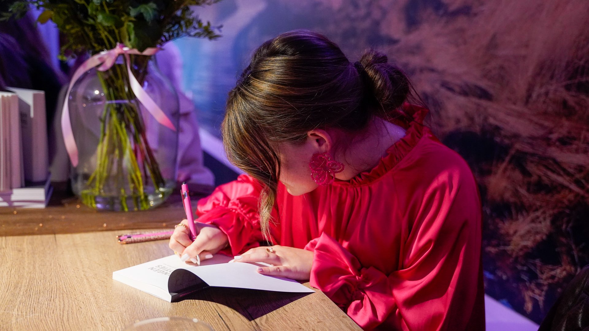 2026_04_10-Drukbezochte_boekpresentatie_Gevangen_in_emoties-17