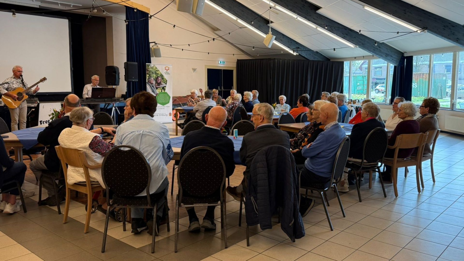 2026_04_13-Herinneringen-en-gezelligheid-tijdens-muziekmiddag-van-Zonnebloem-Ospel3