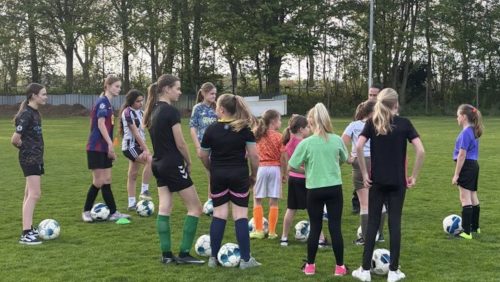 2026_04_20-Geslaagde-vriendinnentraining-bij-Eindse-Boys