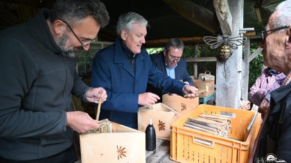 2026_05-27-Burgemeesters_aan_de_slag_op_Eynderhoof-5