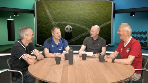 2026_05_04-Louis-van-Hoof-Patrick-de-Wit-en-Rob-Strijbos-zijn-trainers-bij-de-JO19