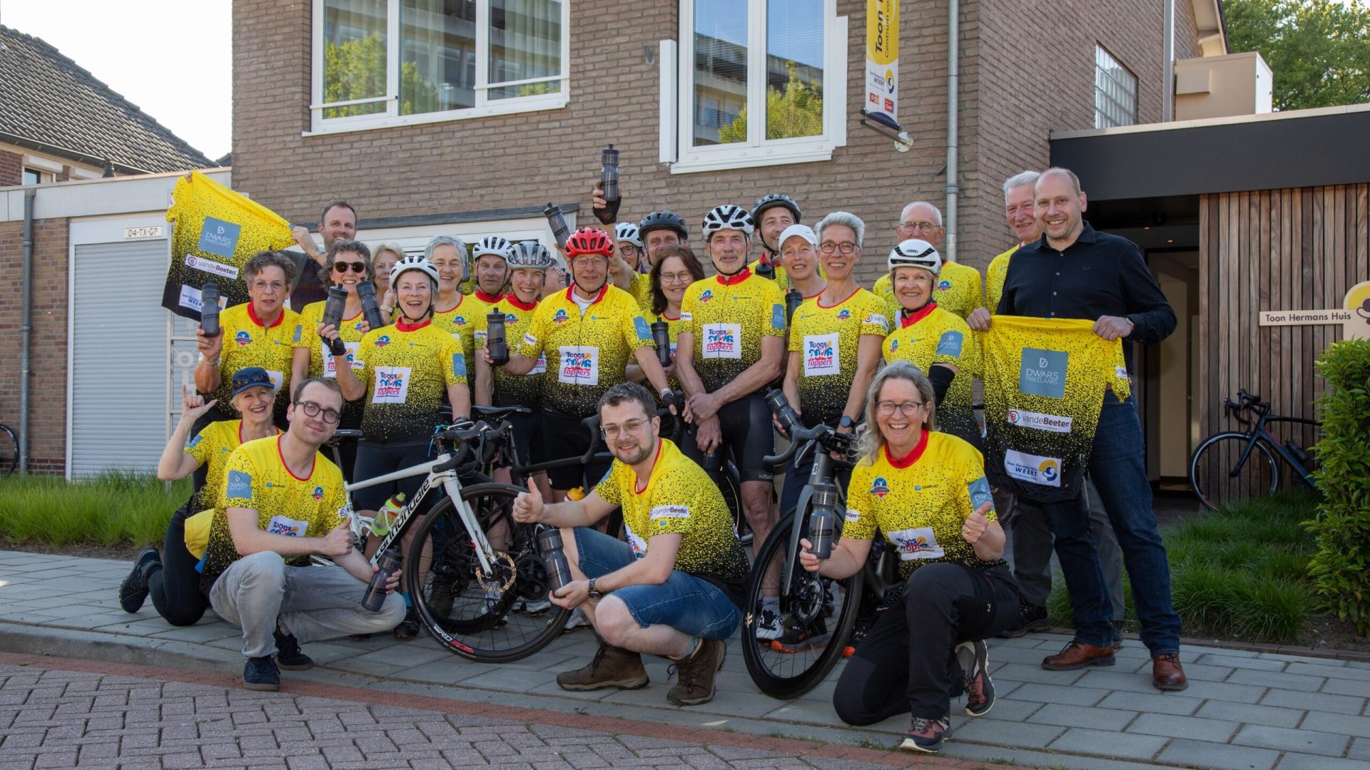 2026_05_13-Toons-Toppers-2026-bereiden-zich-voor-op-beklimming-Mont-Ventoux
