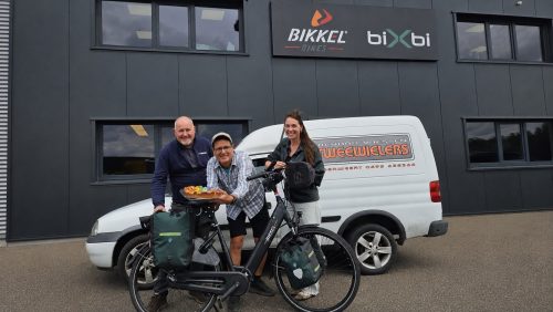 2026_06_11-Bikkel_Bikes_staat_stil_bij_bijzondere_fietsprestatie