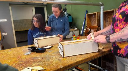 2026_06_19-Moeders_en_kinderen_ontdekken_techniek_bij_Spark_Tech_lab-3