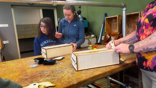 2026_06_19-Moeders_en_kinderen_ontdekken_techniek_bij_Spark_Tech_lab-3