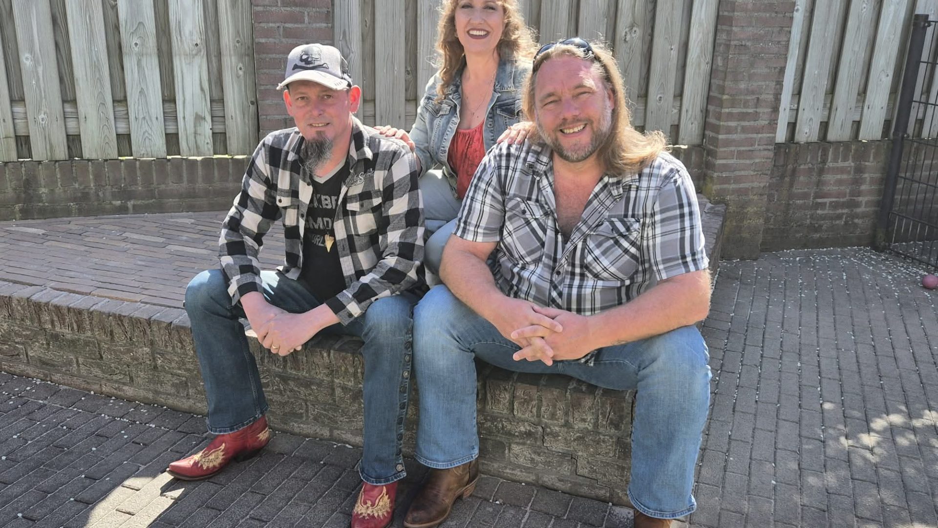 2026_07_03-Muddy_Road_Twins_feat_Myra_spelen_ook_tijdens_Nederweert_Live_Inne_Hoof