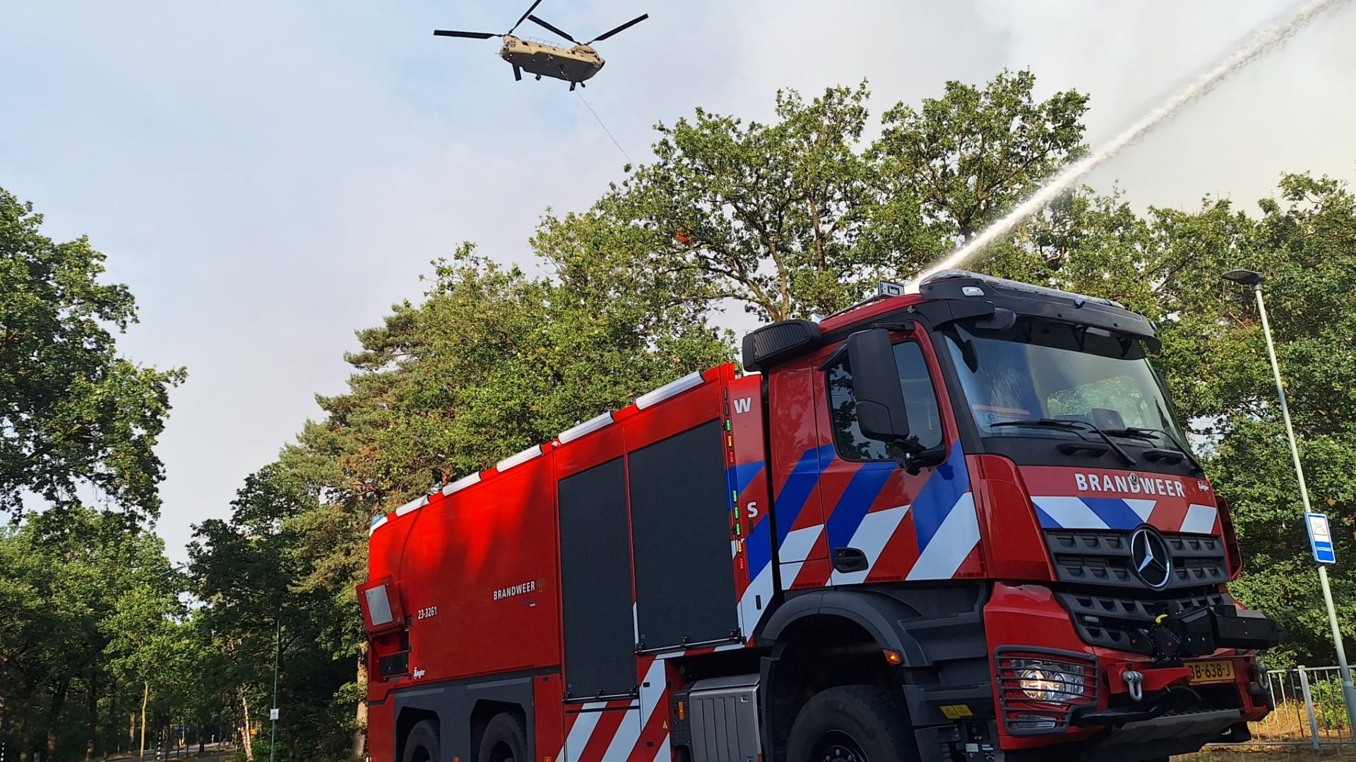 2026_08_04-Ook_brandweer_Nederweert_ingezet_bij_grote_natuurbrand_Venray-5