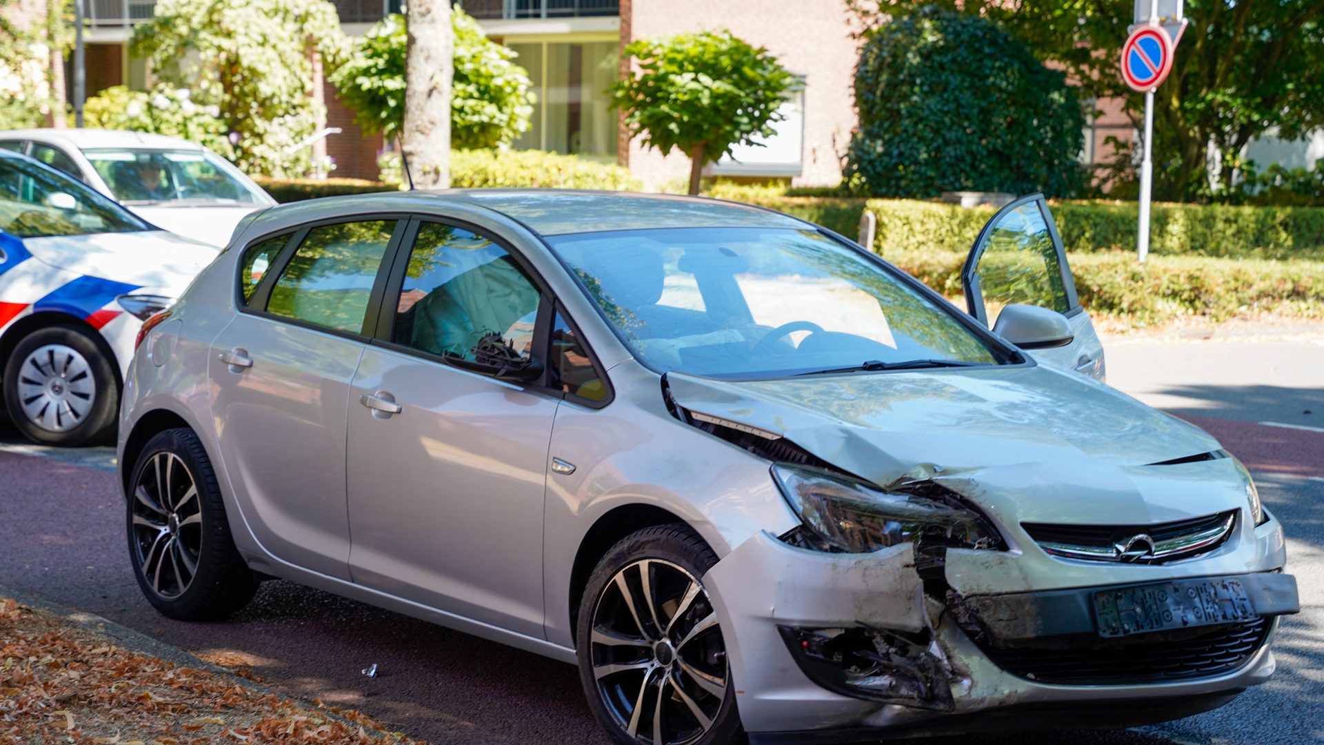 2026_08_13-Automobilist_veroorzaakt_meerdere_ongelukken_in_Weert-6
