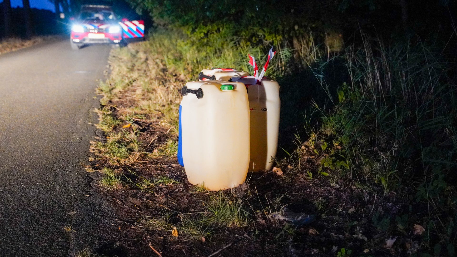 2026_08_13-Lege_jerrycans_aangetroffen_aan_de_Lozerweg-In_Weert-1