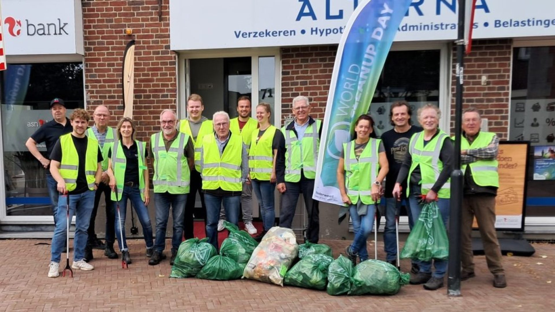 2026_09_24-Vrijwilligers_ruimen_zwerfafval_op_in_Nederweert