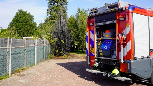 2026_09_27-Coniferen_vatten_vlam_na_onkruid_branden_op_Staat-2