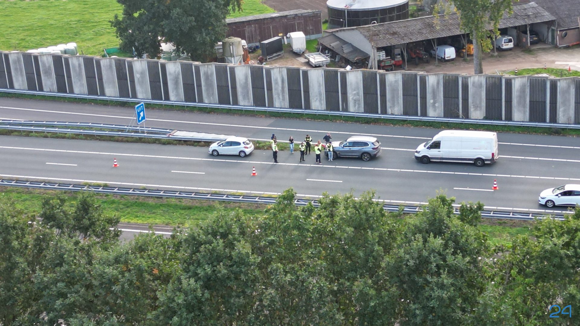 2026_10_13-Drie_voertuigen_botsen_op_A2-bij_Nederweert-2
