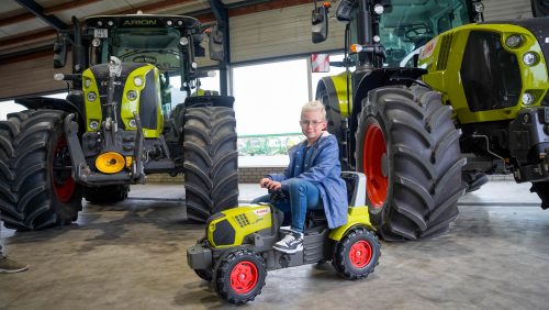 25-10-03Sid_wint_tractor-3