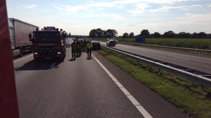 4-autos-in-de-slip-op-A2-2