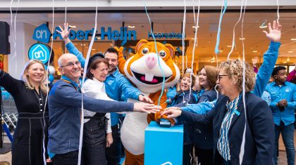 600-bezoekers-in-eerste-uur-bij-vernieuwde-Albert-Heijn-Heerschap-Muntpassage 600-bezoekers-in-eerste-uur-bij-vernieuwde-Albert-Heijn-Heerschap-Muntpassage