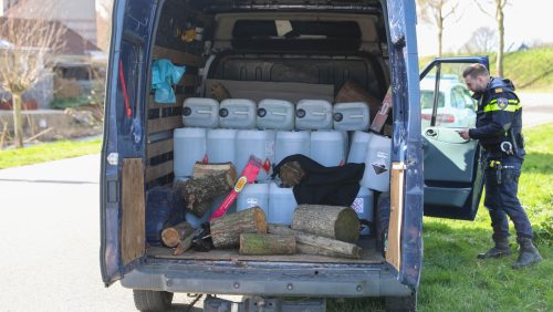 Aanhouding-bestuurder-bus-met-vermoedelijk-drugsafval-6