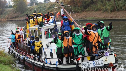 Aankomst-Sinterklaas-Nederweert-2012-398