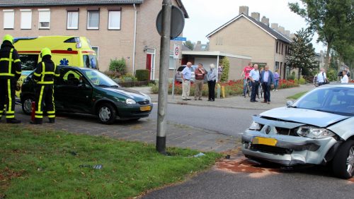Aanrijding-kruising-Lindenstraat-Populierenstraat-001