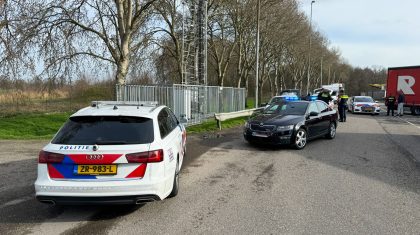 Achtervolging-eindigd-in-Weert-langs-A2-Meiberg-1 Achtervolging-eindigd-in-Weert-langs-A2-Meiberg-1