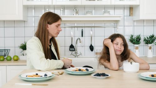Afbeelding-met-persoon-muur-tafelgerei-overdekt0A0AAutomatisch-gegenereerde-beschrijving