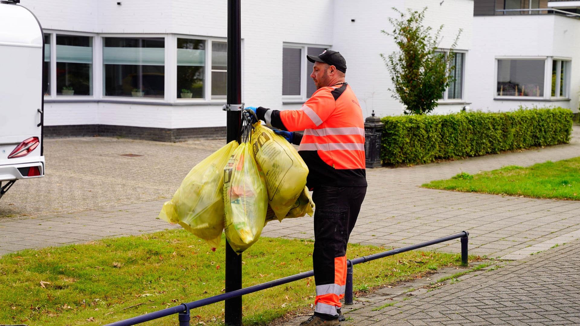 Afvalinzameling-afval-Van-Kaathoven-Nederweert-Kliko-duobak-8