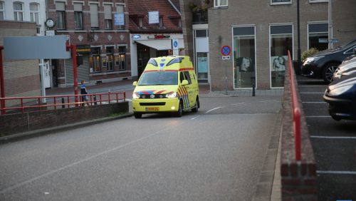 Ambulance-Stadhuisplein-Weert-1