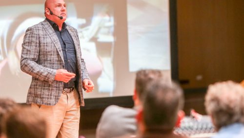 Andre-Kuipers-geeft-lezing-op-het-College-in-Weert-18