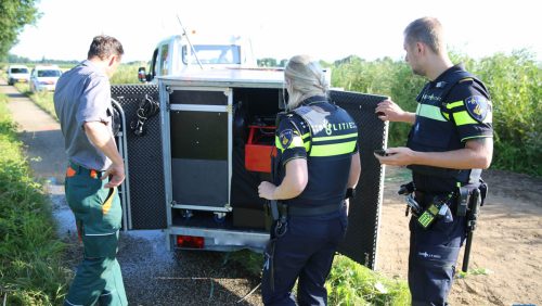 Annhanger-gedumpt-in-Kanaal-Wessem-Nederweert-12