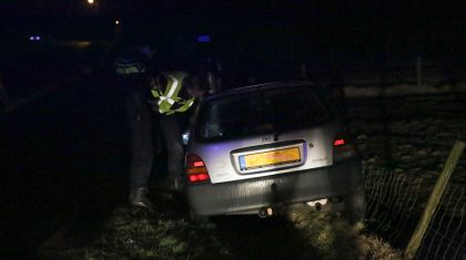 Auto-in-de-sloot-Tobbersdijk-Weert-4