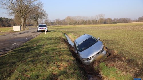 Auto-in-greppel-Booldersdijk