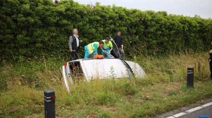 Auto-in-sloot-Randweg-Zuid