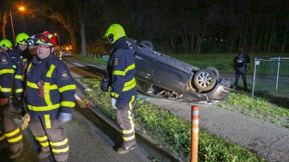 Auto-op-de-kop-Rijksweg-N280-Baexem-1 Auto-op-de-kop-Rijksweg-N280-Baexem-1
