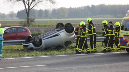 Auto-over-de-kop-A2-Nederweert-6-1