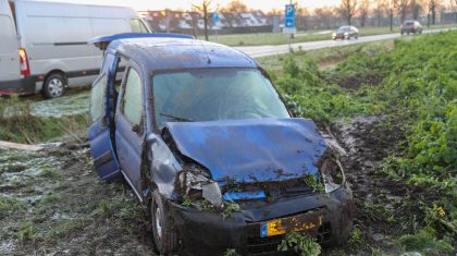 Auto-over-de-kop-Randweg-West-Nederweert-3