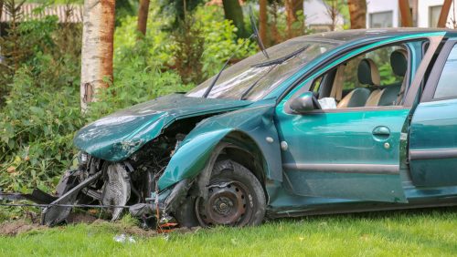 Auto-uit-de-bocht-Diesterbaan-Weert-2